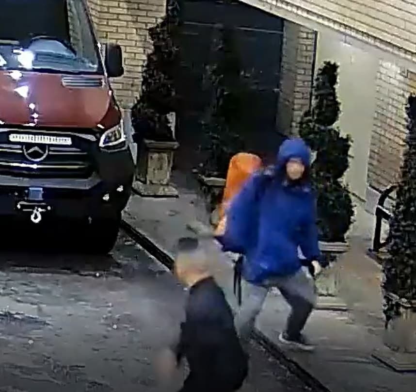 vpd-investigates-after-security-guard-threatened-with-knife