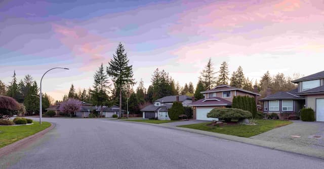 BC Home Sales and Prices Rise as Market Stabilizes - https://cdn.connectfm.ca/BC-home.jpg