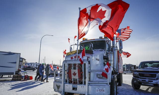 Sentencing hearing begins for men convicted of leading Coutts blockade - https://cdn.connectfm.ca/Coutts-blockade.jpg