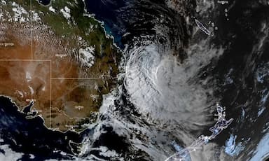 cyclone-alfred-hits-eastern-australia-causing-widespread-disruptions