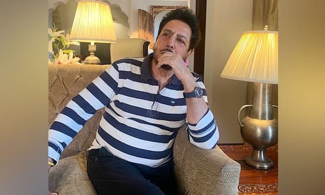 Gurdas Maan in legal trouble - https://cdn.connectfm.ca/Gurdas-Maan.jpg