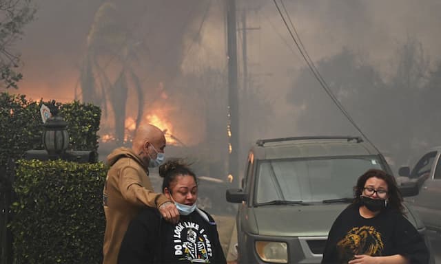 Wildfire in Los Angeles Suburb Forces Mass Evacuations - https://cdn.connectfm.ca/Los-Angeles-area.jpg