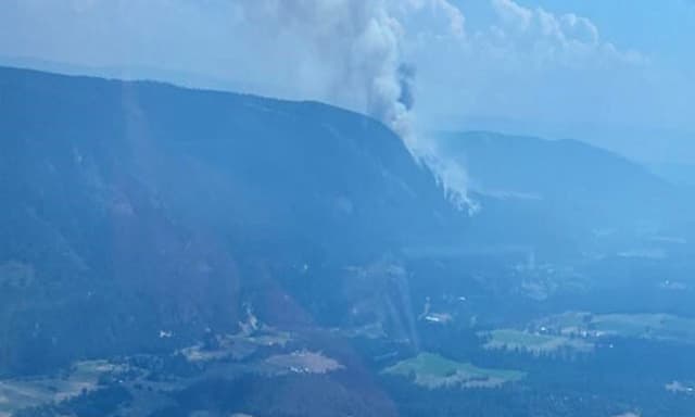 Okanagan wildfire prompts evacuation orders, expands alerts - https://cdn.connectfm.ca/Okanagan-wildfire.jpg