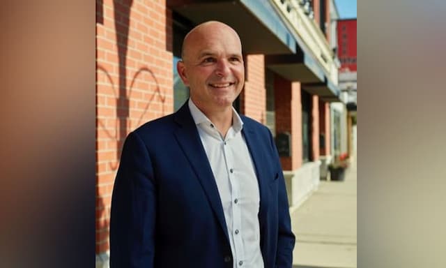 Federal government offers grants for small businesses in  fire-stricken Jasper, Alta. - https://cdn.connectfm.ca/Randy-Boissonnault.jpg