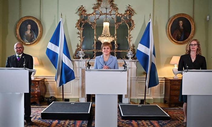 scotlands-leader-resigns-as-he-struggles-to-win-support-for-weakened-government