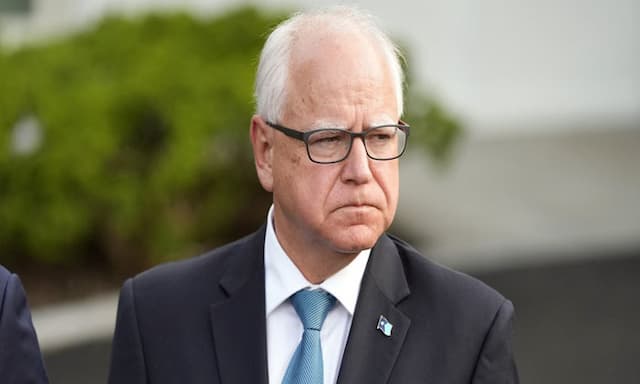 Kamala Harris's running mate, Tim Walz, hails from state with close ties to Canada - https://cdn.connectfm.ca/Tim-Walz.jpg