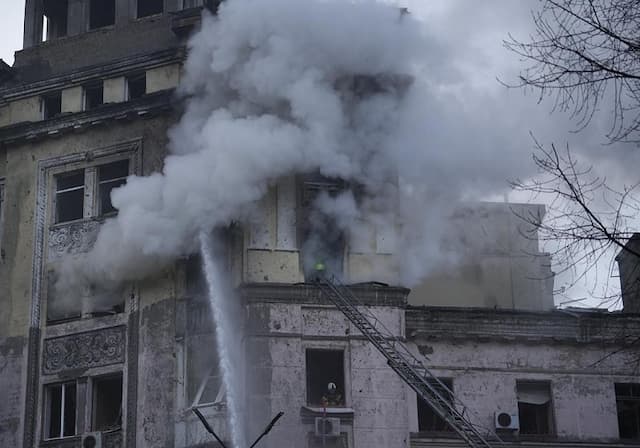 Ukraine's capital Kyiv attacked by Russia for first time in 44 days with 13 people hurt - https://cdn.connectfm.ca/Ukraine.jpg