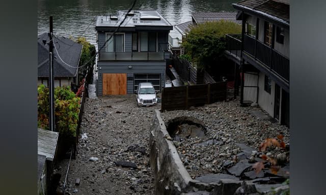 Wind warning for B.C.'s south coast with gusts up to 90 km/h expected overnight - https://cdn.connectfm.ca/Wind-warning.jpg