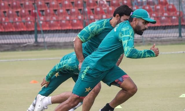 Pakistan finally gets first win at T20 World Cup - https://cdn.connectfm.ca/babarazam.jpg