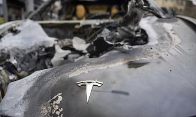 police-in-vancouver-arrest-man-suspected-of-vandalizing-tesla-dealership