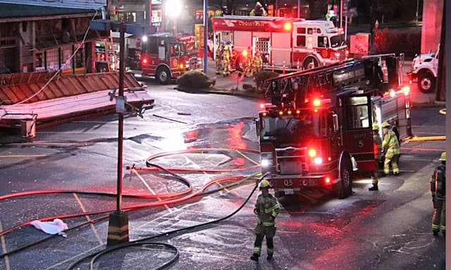 Coquitlam fire and police officials investigating early morning fire at strip mall - https://cdn.connectfm.ca/fire_2024-12-30-155648_tnan.jpg