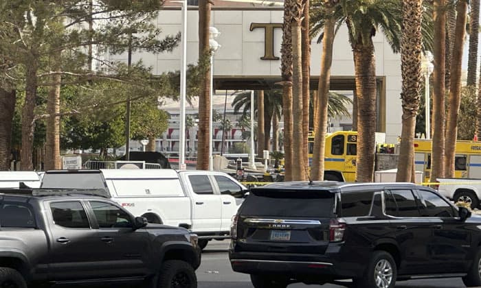 cybertruck-explodes-outside-trump-hotel-in-las-vegas