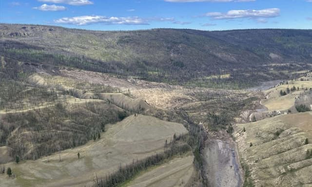 B.C. issues flood warning, watches after landslide blocks river, forces evacuations - https://cdn.connectfm.ca/landsliding.jpg