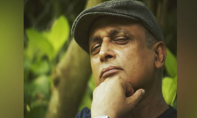 Piyush Mishra in Maine Pyar Kiya! - https://cdn.connectfm.ca/piyush-mishra.jpg