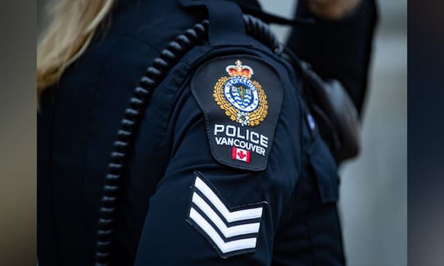 Man, 41, arrested after allegedly stealing police car: VPD - https://cdn.connectfm.ca/police_2024-10-07-162622_cpwj.jpg