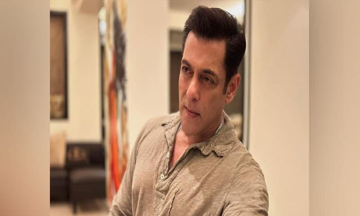 the-police-have-arrested-people-in-the-shooting-outside-salman-khans-house