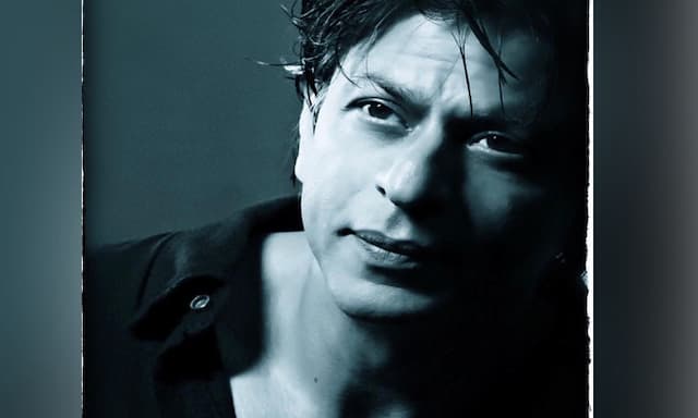 Shah Rukh Khan hospitalised! - https://cdn.connectfm.ca/shahrukh-khan.jpg