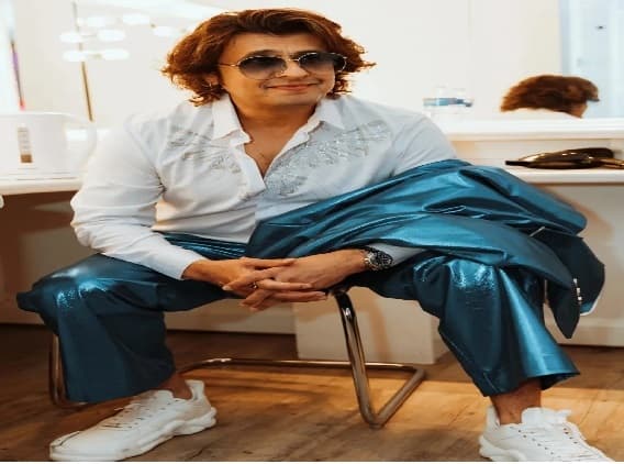 Sonu Nigam calls out Rajasthan CM - https://cdn.connectfm.ca/sonu-nigham.jpg