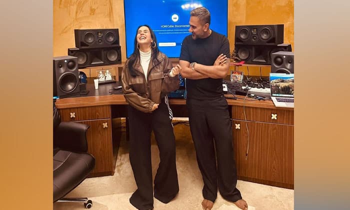 honey-singh-sunanda-sharma-exciting-collab