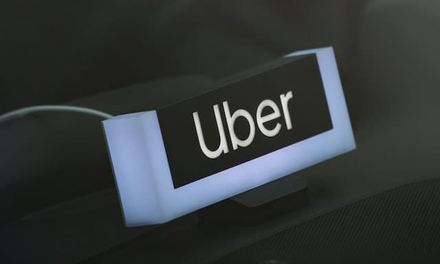 B.C. sets minimum wage, other rules for app-based ride-hailing, delivery work - https://cdn.connectfm.ca/uber.jpg