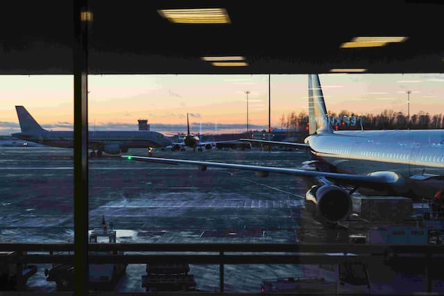 Food service workers walk off the job at Vancouver airport for 'one-day strike' - https://cdn.connectfm.ca/vancouvdr-airporft.jpg