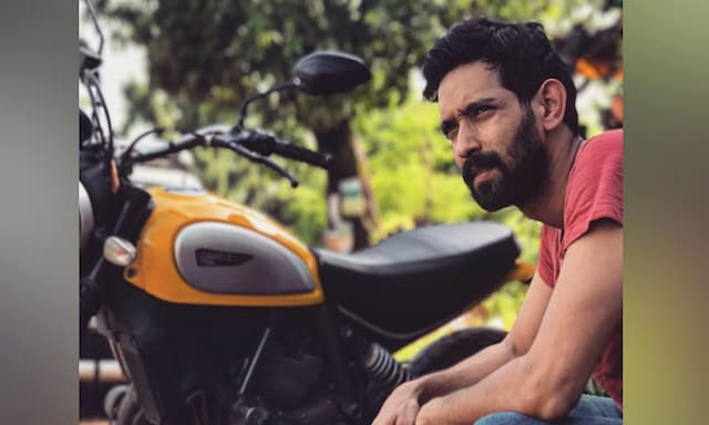 Vikrant Massey is Indian film personality of the year - https://cdn.connectfm.ca/vikrant-massy.jpg